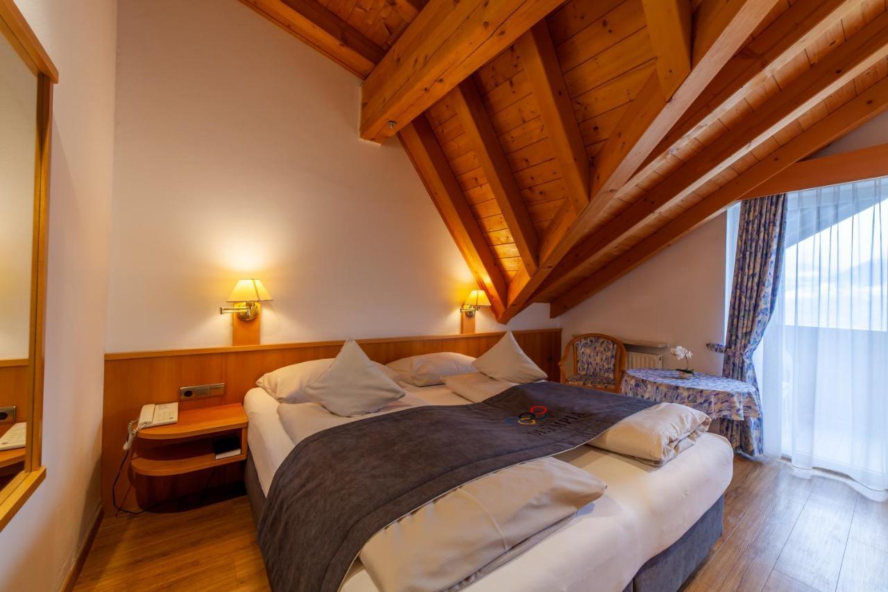 Fruehstuecks-Hotel Olympia Тироло Екстериор снимка
