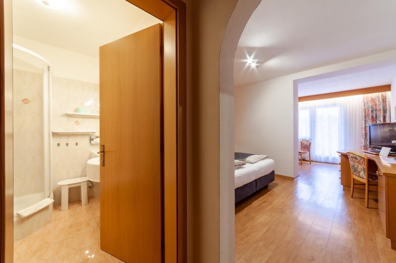 Fruehstuecks-Hotel Olympia Тироло Екстериор снимка