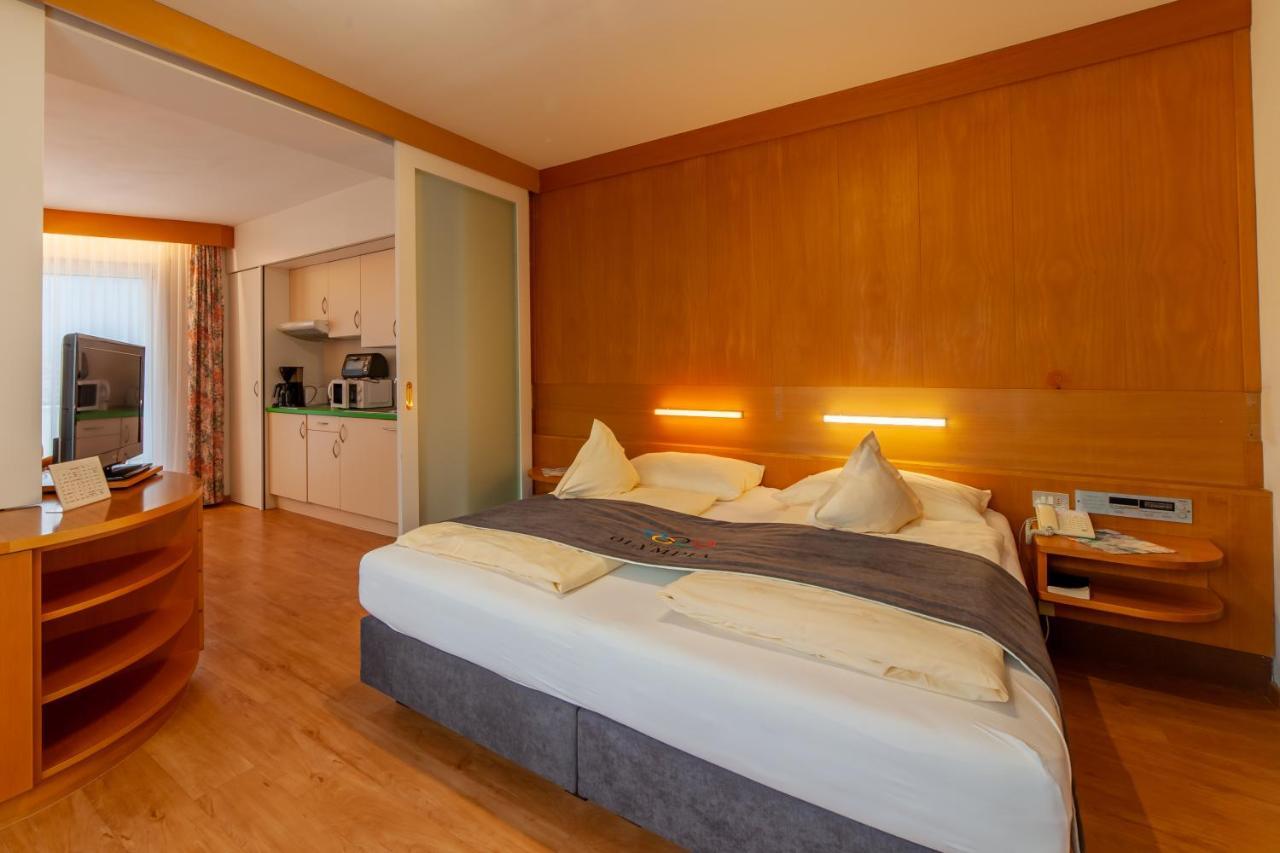 Fruehstuecks-Hotel Olympia Тироло Екстериор снимка