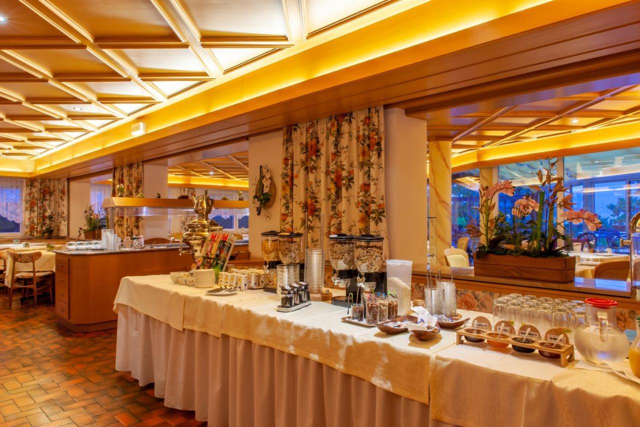 Fruehstuecks-Hotel Olympia Тироло Екстериор снимка