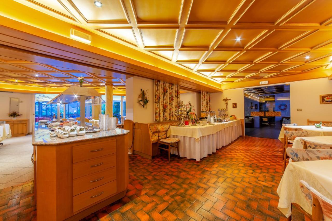 Fruehstuecks-Hotel Olympia Тироло Екстериор снимка