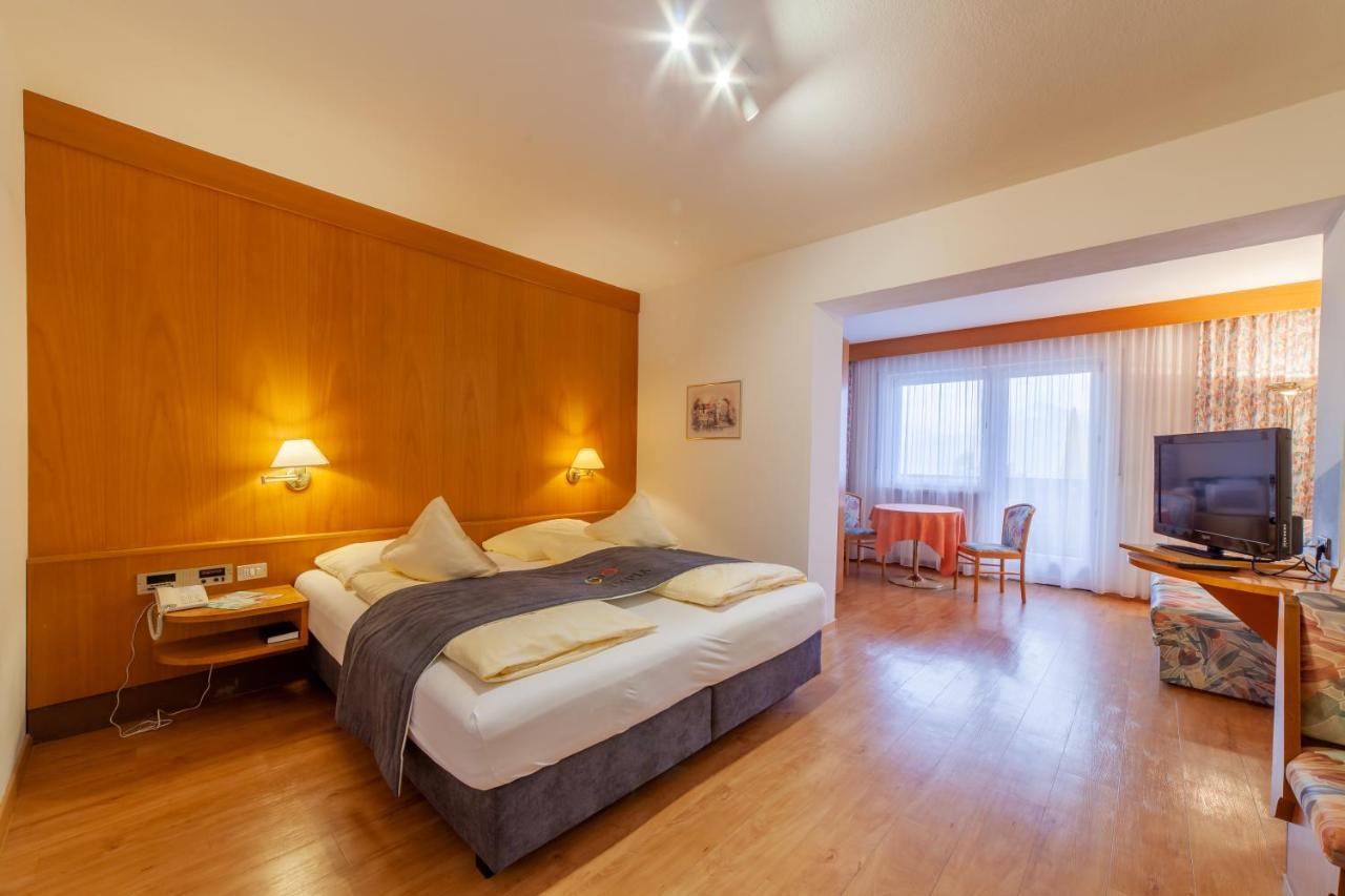 Fruehstuecks-Hotel Olympia Тироло Екстериор снимка