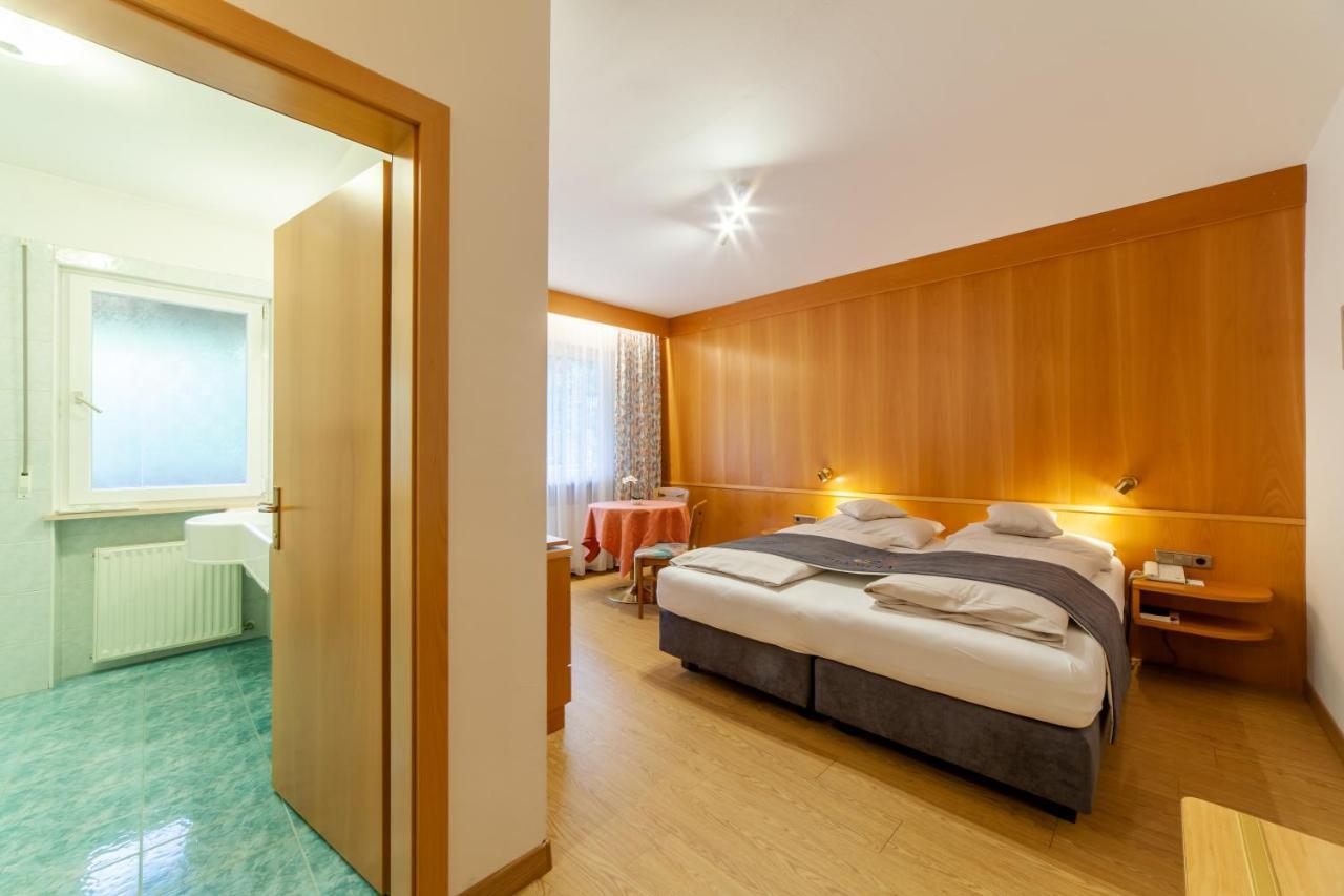Fruehstuecks-Hotel Olympia Тироло Екстериор снимка