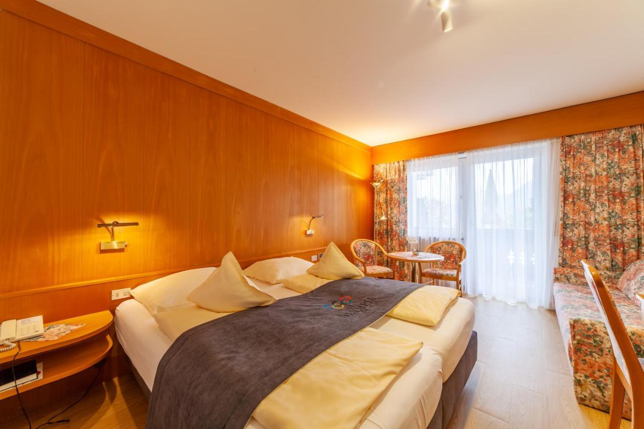 Fruehstuecks-Hotel Olympia Тироло Екстериор снимка