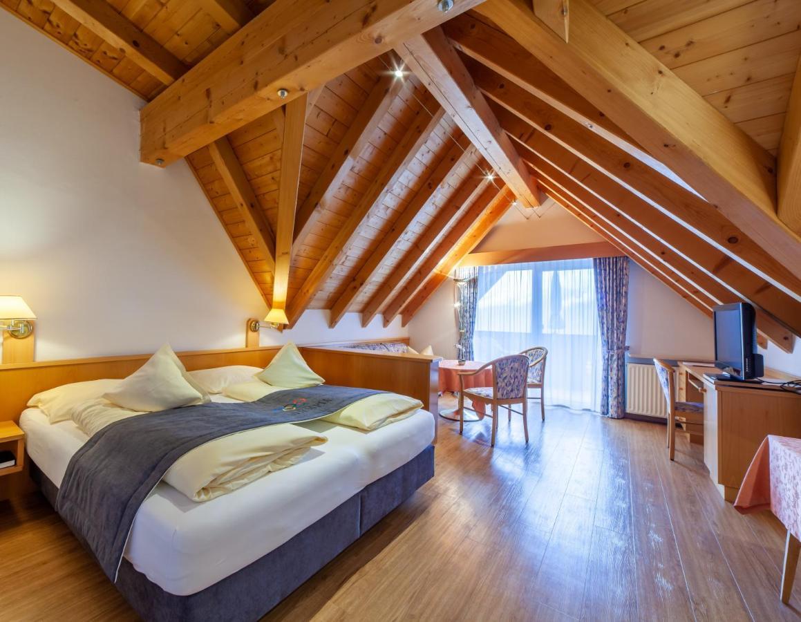 Fruehstuecks-Hotel Olympia Тироло Екстериор снимка