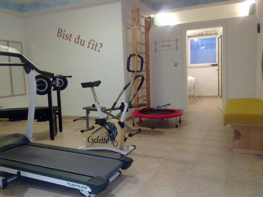 Fruehstuecks-Hotel Olympia Тироло Екстериор снимка