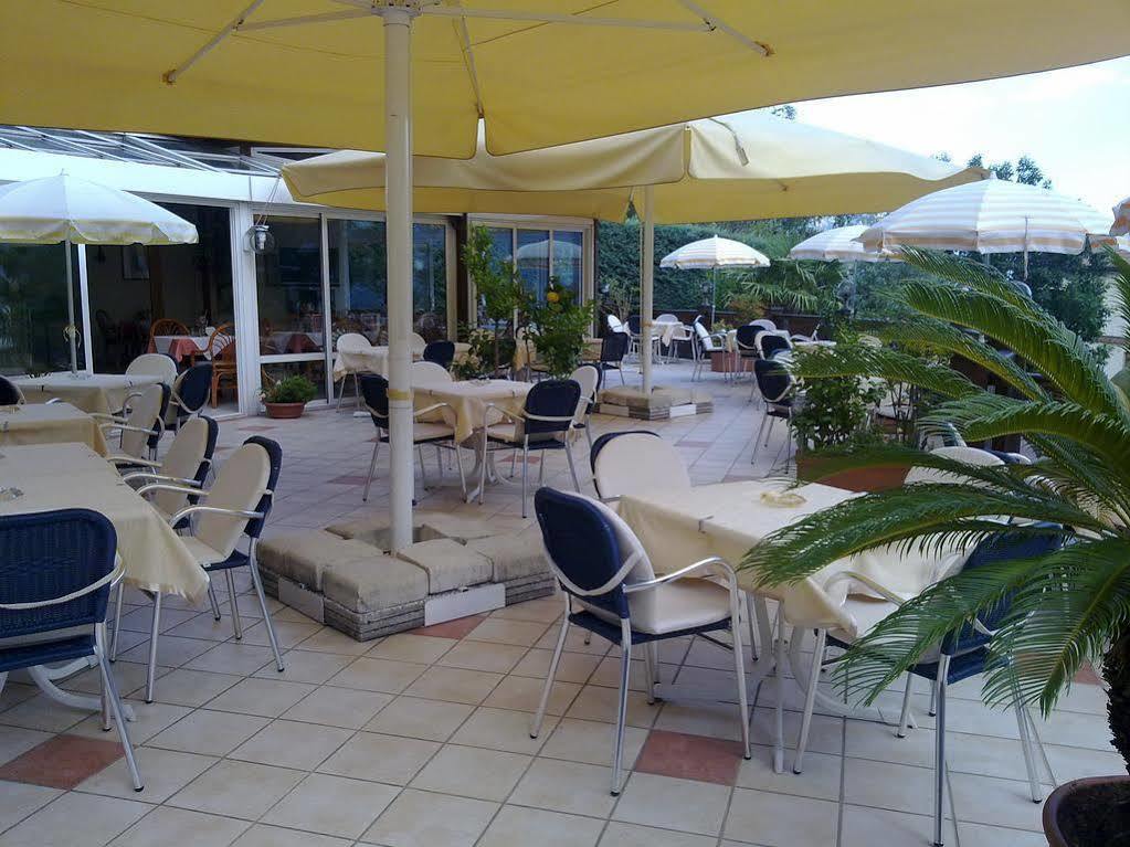 Fruehstuecks-Hotel Olympia Тироло Екстериор снимка