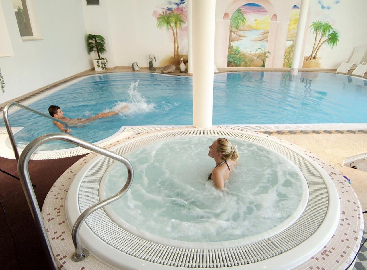 Fruehstuecks-Hotel Olympia Тироло Екстериор снимка